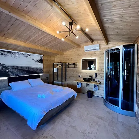 Les De Tesa 3 住宿加早餐酒店 3*